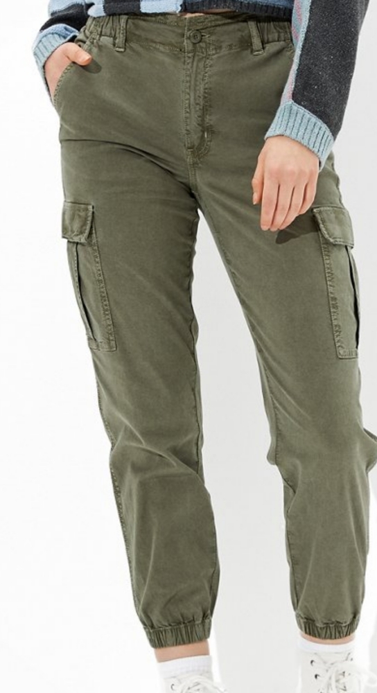 American Eagle 2020 Relaxed Mom Cargo Joggers